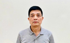 Khởi tố nguyên Cục trưởng Cục An toàn thực phẩm cùng 17 bị can khác