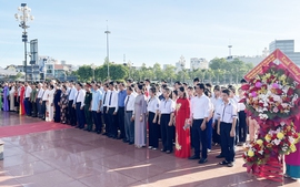 Các tấm gương "Học không bao giờ cùng" báo công dâng Bác