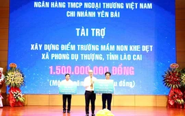 Vietcombank chi nhánh Yên Bái trao tặng 2,5 tỷ đồng xây 2 trường học ở vùng cao Lào Cai