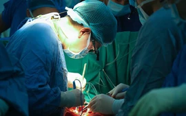 Việt Nam lần đầu thành công ghép đồng thời tim - phổi cho người bệnh suy đa tạng