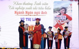 Trường Đại học Cửu Long trao bằng tốt nghiệp đại học cho 584 tân cử nhân hệ từ xa