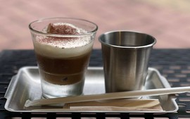 Cà phê buổi sáng giúp tăng hạnh phúc, nhưng cần đúng cách