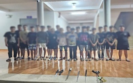 Bắt giữ 22 đối tượng là học sinh tại Hà Nội mang hung khí đi gây rối trật tự công cộng