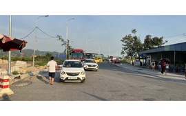 Vụ tài xế, du khách bị từ chối lên phà rời Cát Bà: Hải Phòng phê bình các đơn vị liên quan