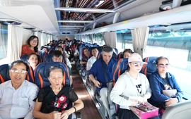 Hải Phòng ưu tiên người có tuổi, học sinh đi xe miễn phí tham quan Triển lãm thành tựu đất nước