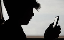 Giải cứu nam sinh bị bắt cóc "online", cảnh báo phụ huynh có con đi học xa