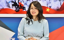 Cô Hiệu trưởng Nguyễn Thị Doan từng khuyên tôi ra thế giới xem người ta làm những gì