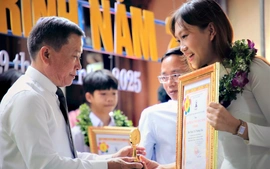 Đà Nẵng trao Giải thưởng Phan Châu Trinh cho 76 cá nhân xuất sắc