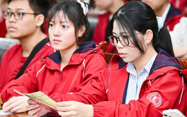 Đại học Bách khoa Hà Nội tặng mỗi sinh viên 100.000 đồng nhân dịp 70 năm thành lập