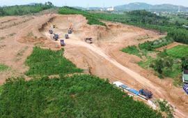 Nghệ An chấn chỉnh 2 nhà thầu khai thác mỏ đất thi công cao tốc Vinh - Thanh Thủy