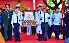Trang nghiêm lễ viếng, truy điệu và an táng 731 hài cốt liệt sĩ được tìm kiếm, quy tập tại Công viên Lê Thị Riêng