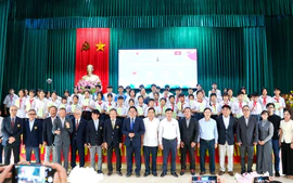 Trao học bổng khuyến học Nghiêm Vũ Đằng nối dài truyền thống hiếu học