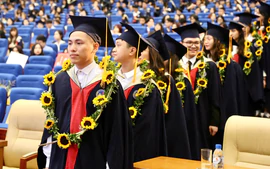 Thủ khoa cần đáp ứng điều kiện gì để được hưởng chính sách thu hút nhân tài?