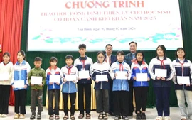 Hội Khuyến học tỉnh Bắc Ninh trao 100 suất học bổng Đinh Thiện Lý, tiếp sức thế hệ trẻ đến trường