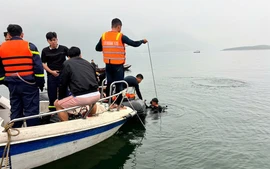 Chìm tàu hồ Thác Bà: Đặc công Lữ đoàn Hải quân 126 tìm thấy một nạn nhân
