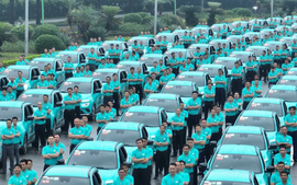 Taxi điện lên ngôi, taxi xăng dầu sẽ “biến mất” tại Hà Nội