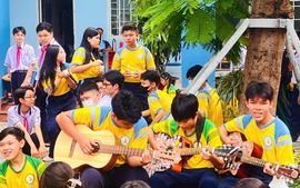 Giờ ra chơi không điện thoại ở Trường Trung học cơ sở Trần Văn Quang