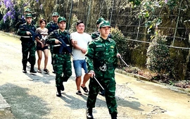 Bộ đội Biên phòng bắt 2 đối tượng mua bán người, giải cứu nạn nhân dưới 16 tuổi ở Lào Cai