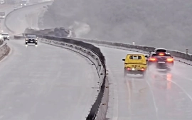 Liên tiếp xảy ra tai nạn giao thông tắc đường trên cao tốc Bắc - Nam