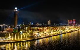 "Thương cảng" VUI-Fest Ha Long hút khách ngay trong tối khai trương