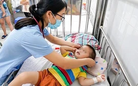 Những biến chứng nguy hiểm của bệnh tay chân miệng