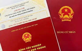 Từ năm 2026, các trường phải kí số văn bằng trước khi cấp bản giấy