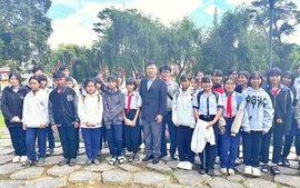 Hội Khuyến học Lâm Đồng phối hợp trao gần 350 triệu học bổng dịp lễ Vesak 2026
