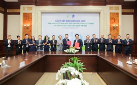 V-Green hợp tác VNPT phát triển mạng lưới trạm sạc và tủ đổi pin xe điện trên toàn quốc