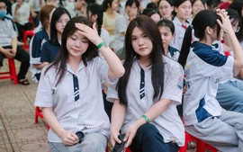 Trước giờ thi vào lớp 10, sĩ tử thật sự mang gì vào phòng thi?