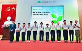 Trao học bổng Cathay United Bank - ươm mầm đại thụ Việt Nam tại Đà Nẵng