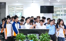 Chia sẻ tài nguyên giáo dục mở: Giảng viên mất độc quyền hay nâng tầm uy tín học thuật?