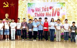 Trẻ em Lào Cai vui ngày "Quốc tế thiếu nhi"