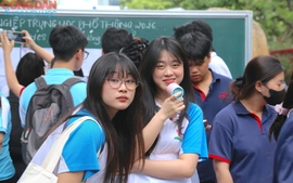 Sáng 12/6, sĩ tử cả nước làm bài thi các môn tự chọn kỳ thi tốt nghiệp trung học phổ thông 2026