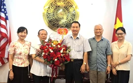 Thời báo Văn học nghệ thuật khai trương văn phòng tòa soạn mới và tri ân cộng tác viên