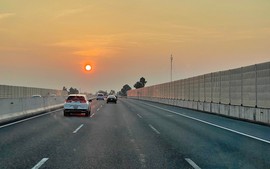 Xử phạt ô tô không giữ khoảng cách trên cao tốc cần có lộ trình kết hợp tuyên truyền