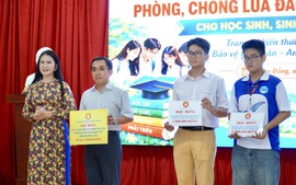 Hội Khuyến học Lâm Đồng phối hợp trao 83 suất học bổng, tuyên truyền an ninh mạng cho học sinh