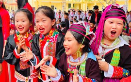 Niềm vui của học sinh các trường phổ thông nội trú tại Quảng Ninh ngày khai trường