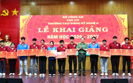 Thứ trưởng Lê Văn Tuyến dự Lễ khai giảng năm học 2026-2027 của Trường Cao đẳng Kỹ nghệ II