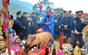 Đồng bào Giáy ở Cốc San tưng bừng mở Hội Xuống đồng đầu năm mới