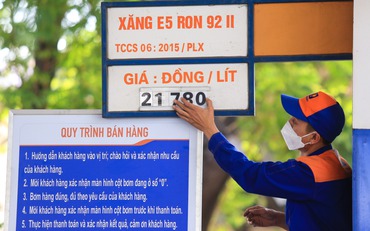 Giá xăng dầu đồng loạt giảm mạnh