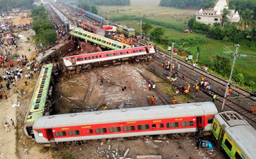 Gần 300 người thiệt mạng trong vụ tai nạn đường sắt đặc biệt nghiêm trọng ở Ấn Độ