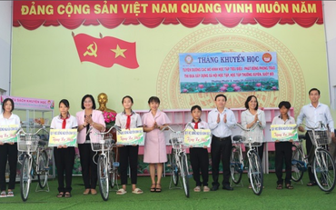 Đồng Tháp: 440 học sinh được nhận nuôi đỡ đầu trong Tháng Khuyến học