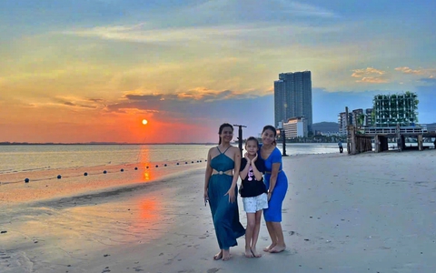 Tình yêu Việt Nam của du khách Thuỵ Điển với trải nghiệm mùa thu Hạ Long