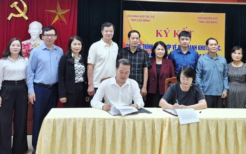 Hội Khuyến học tỉnh Cao Bằng ký kết hợp tác với Liên minh Hợp tác xã tỉnh Cao Bằng