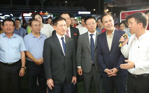 Agribank mang sản phẩm công nghệ cực chất đến Ngày thẻ Việt Nam 2025