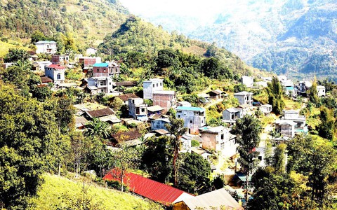 "Phố" người Nùng trên núi Lồ Sử Thàng