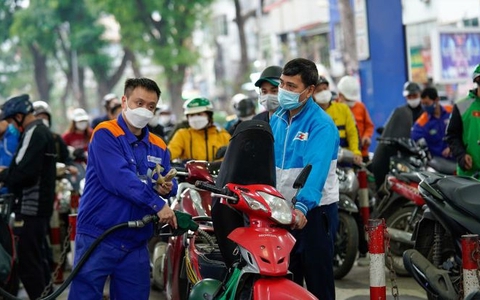 Giá xăng dầu đồng loạt giảm