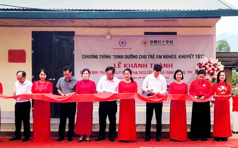 Hội chữ thập đỏ Trung Quốc xây bếp ăn hợp vệ sinh tặng học sinh vùng cao biên giới Trịnh Tường - Lào Cai