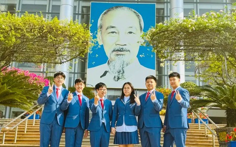 6 học sinh xuất sắc Trường THPT chuyên Hà Nội – Amsterdam dự kỳ thi Olympic Khoa học trẻ tại Nga