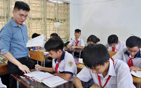 Giáo viên được hưởng đồng thời nhiều loại hệ số lương đặc thù?